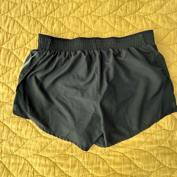 2 pc set - Nike Black Athletic Set with Checkered Swoosh - Picture 9 of 13